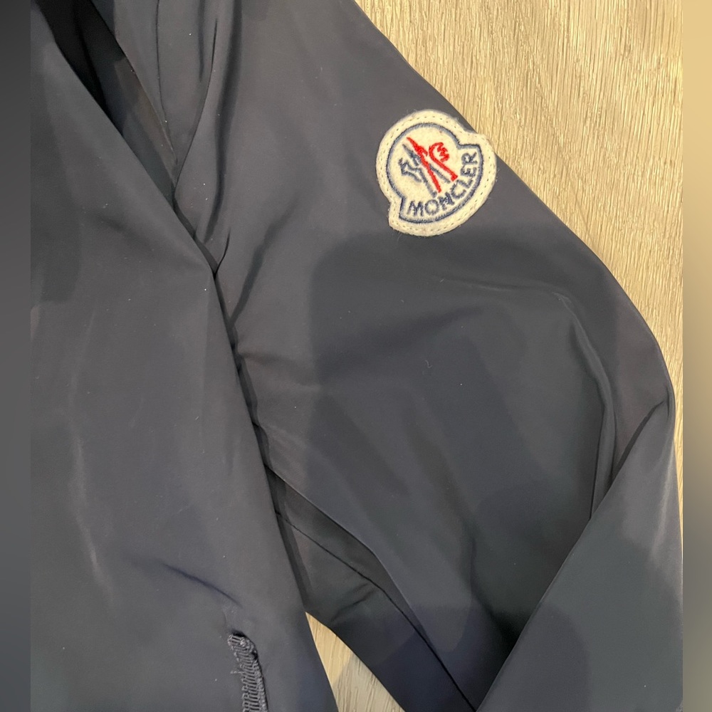 Arthemis Moncler rain jacket - Picture 6 of 13